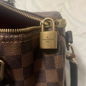 Speedy Bandoulière 30 in excellent condition with shoulder strap